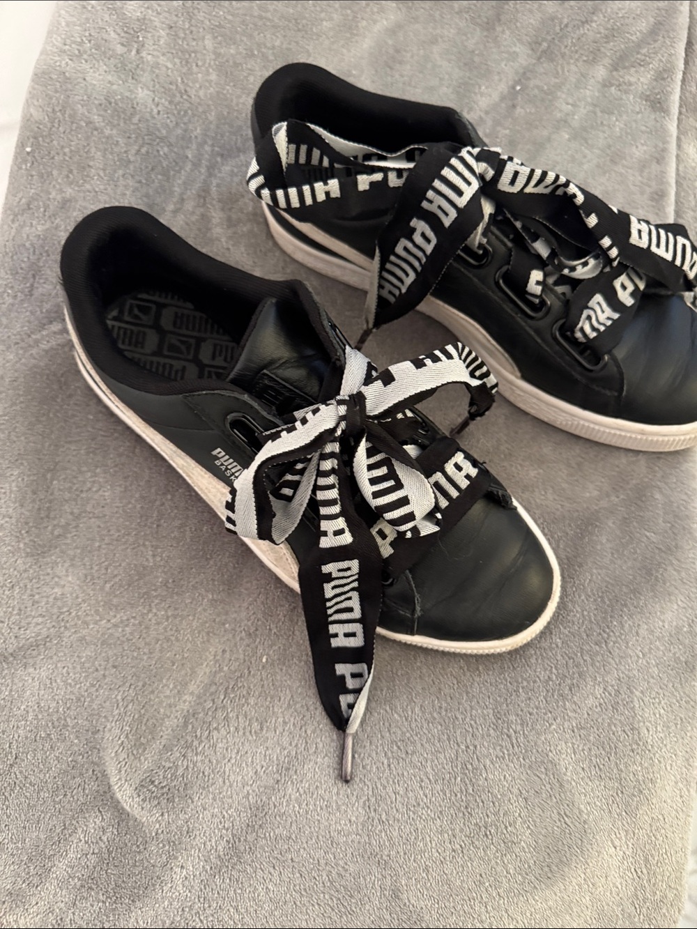 Puma Black and White Leather Sneakers with Logo Ribbon Laces